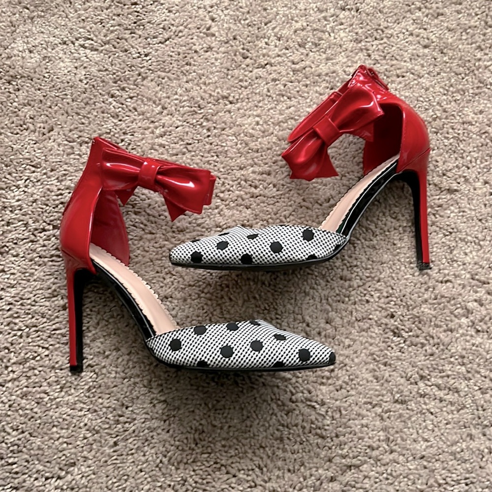 Madison Shoes By Shoedazzle Red, Black and White Polka Dot. Size 8.5 Women